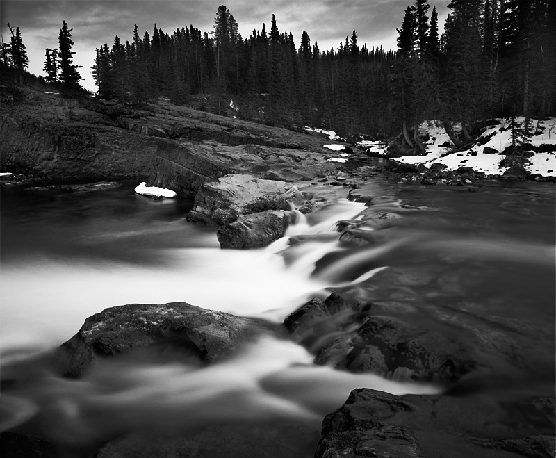 Elbow falls (B&W)
