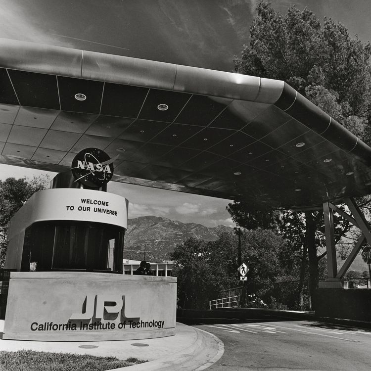 Endeavour over JPL