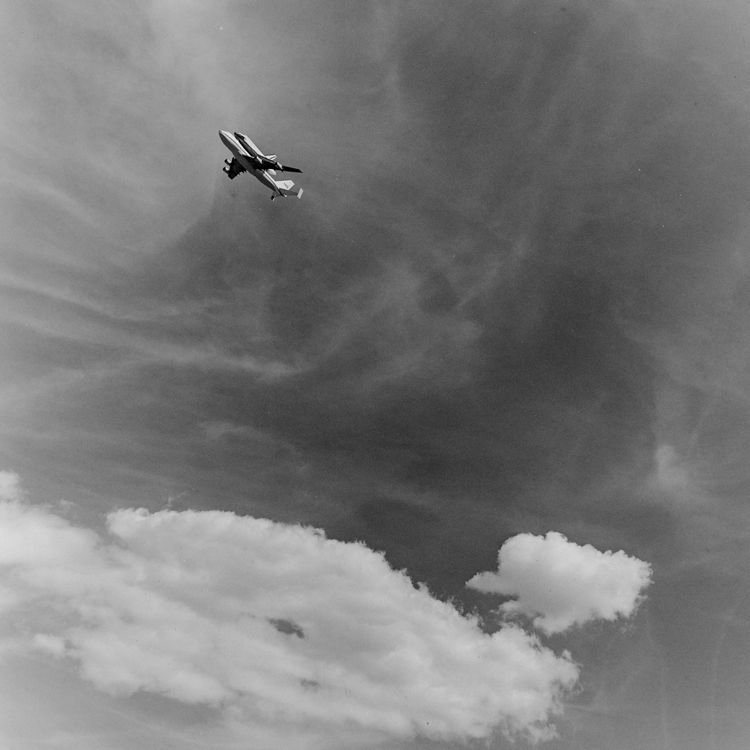 Endeavour over JPL