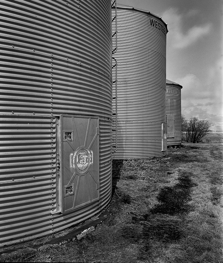 Farm grain bins