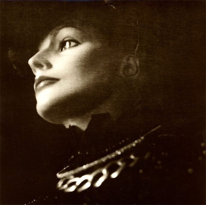Flapper; Diamond St.