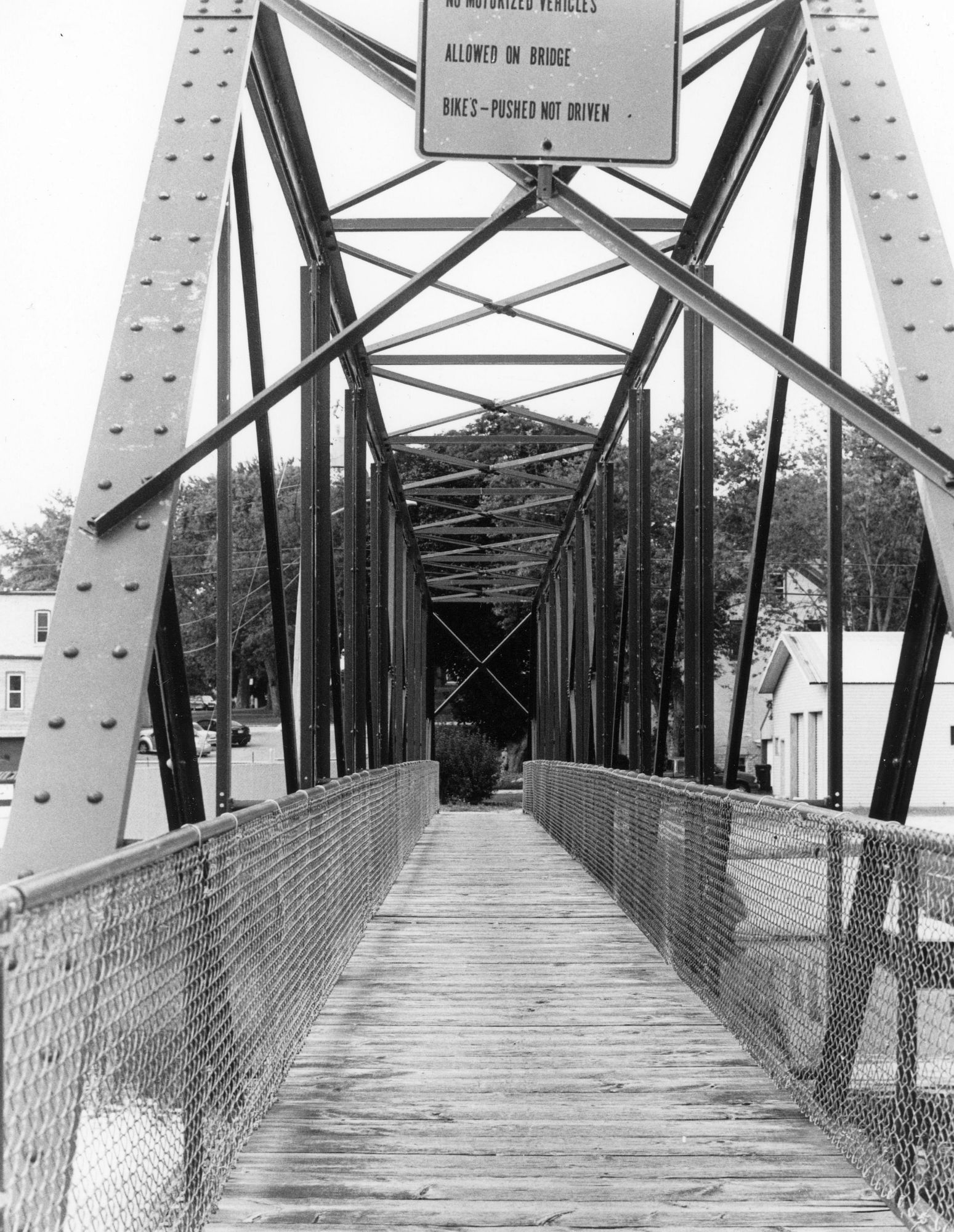 Footbridge Lincoln Lane