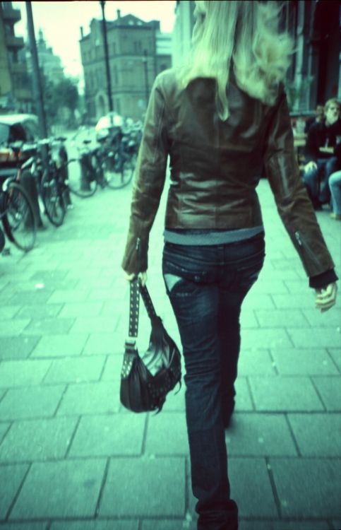 Girl with bag, Amsterdam, October 2006