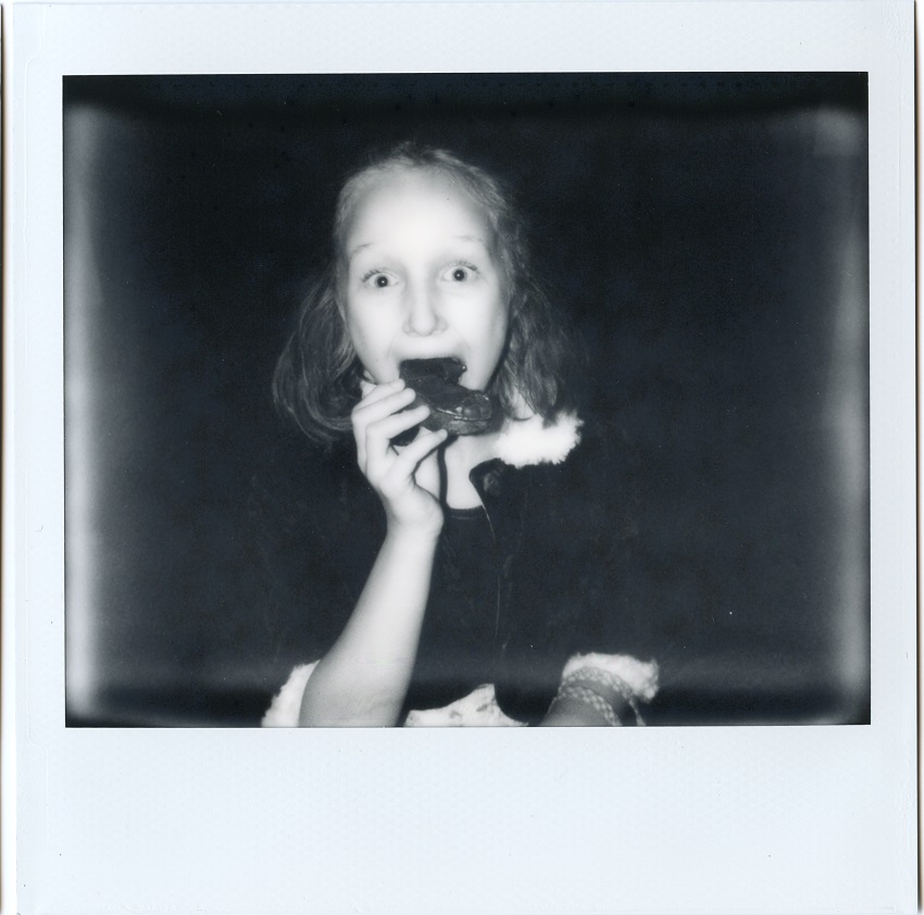 girl with donut
