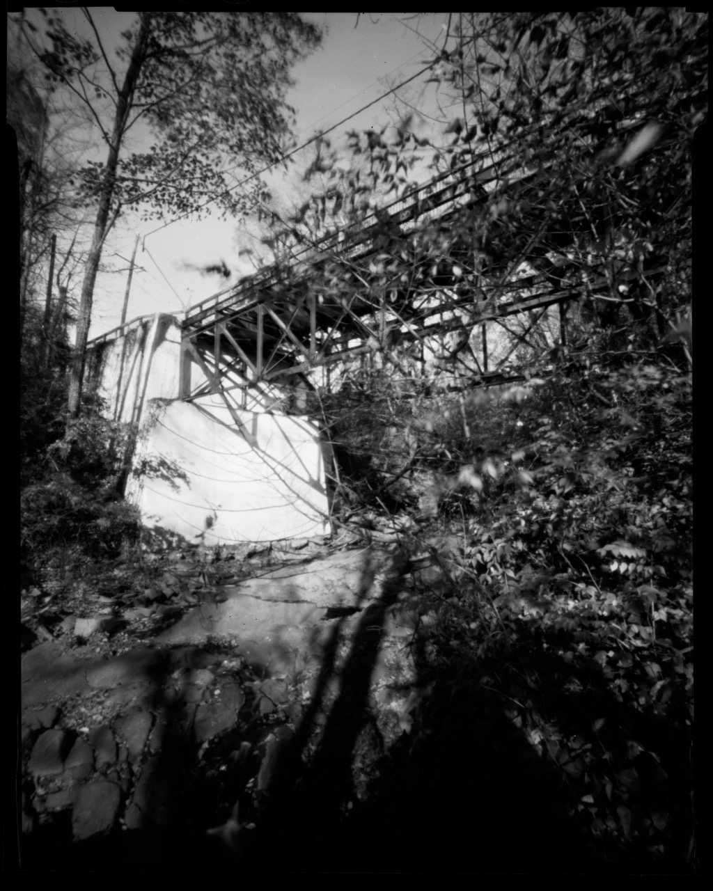 Glen Echo Bridge, Pinhole