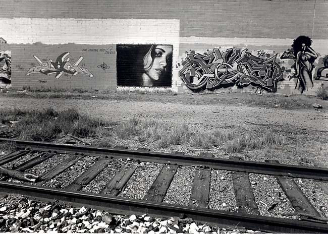 Graffiti-Train tracks