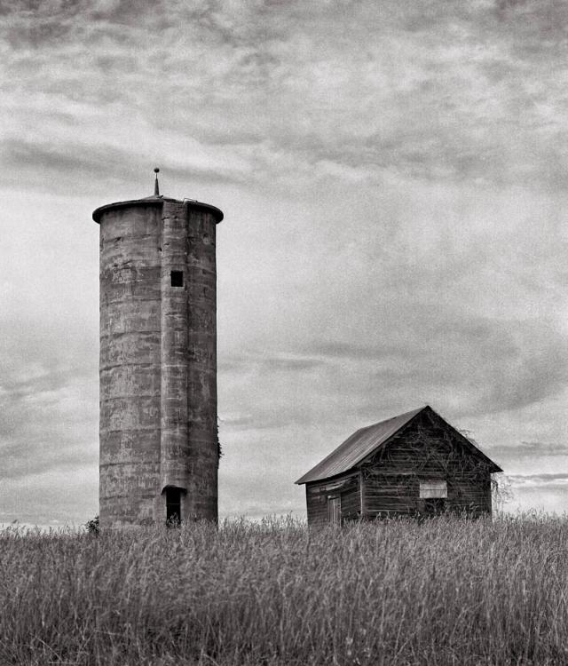 Grain Silo & Barn