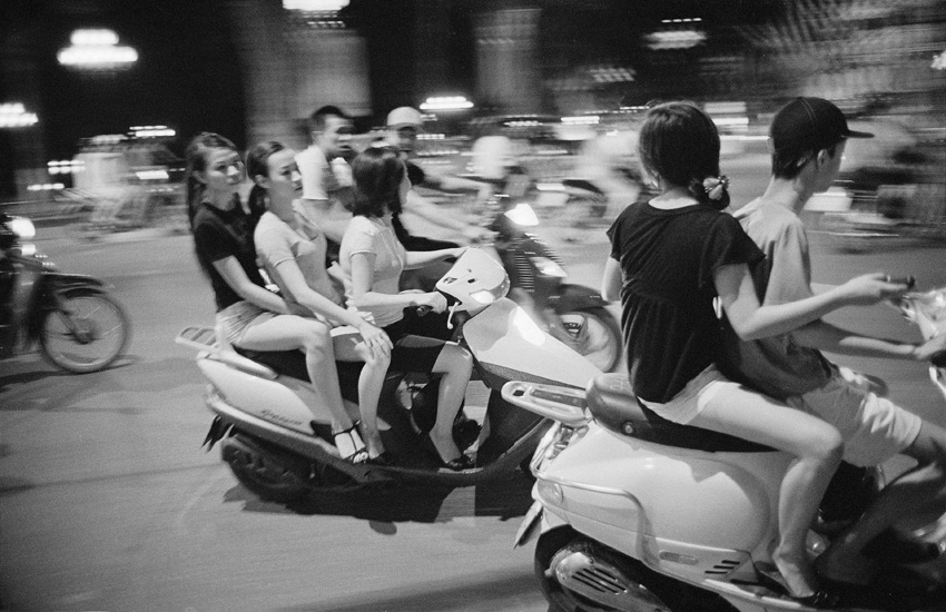 Hanoi night panning