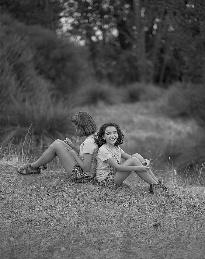 Happy sisters !