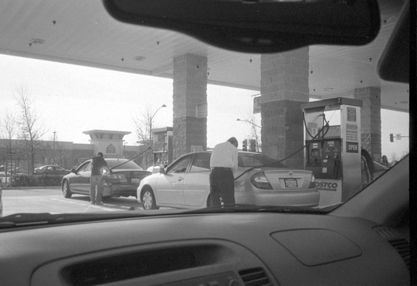 just looks weird- guys gassing