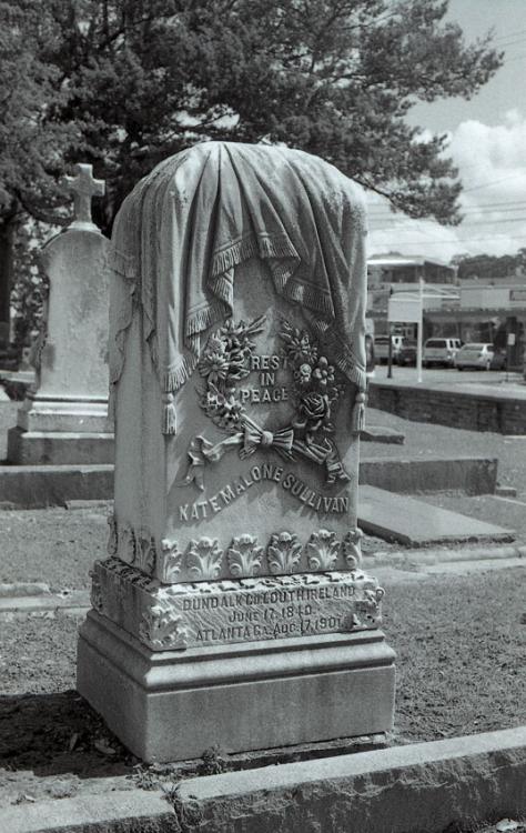 Kate-sullivan-headstone 850x537