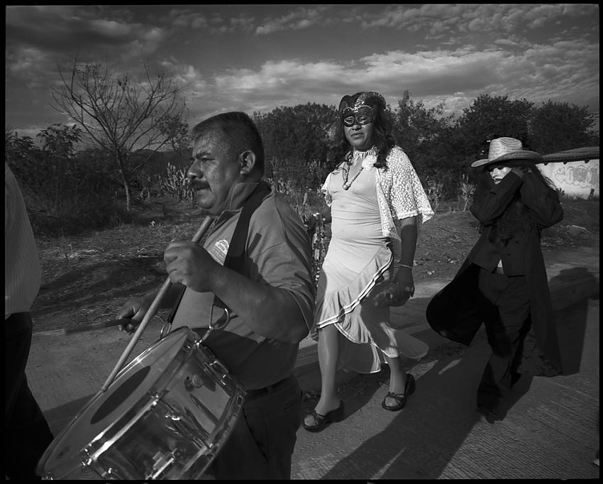 La Raya's traditional parade