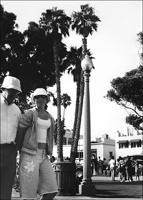 Lamp post? No, thats not clever enough.