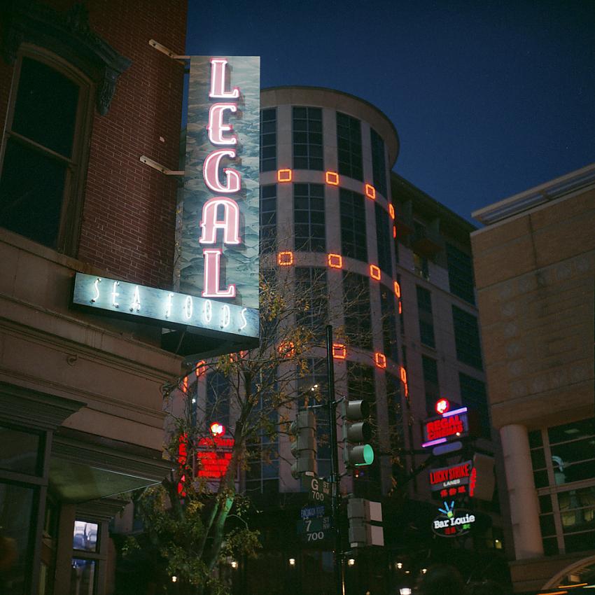 Legal Seafood, Chinatown