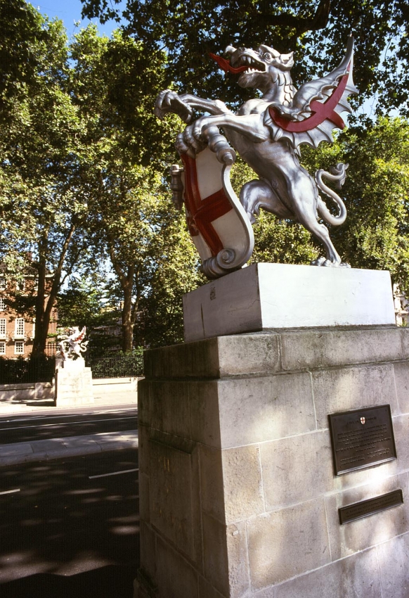 London : Boundary Markers