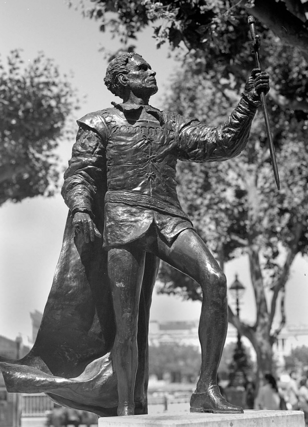 London : Sir Lawrence Olivier