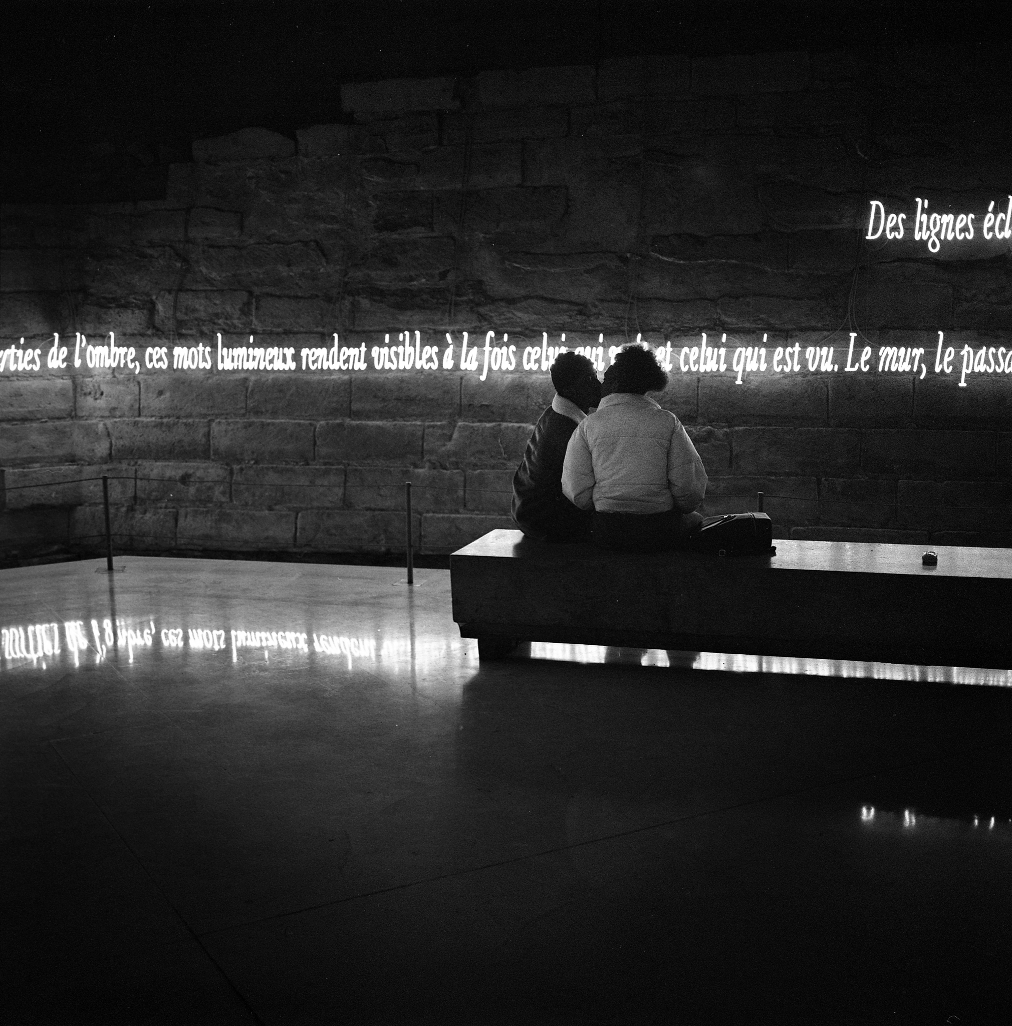 Louvre Kiss