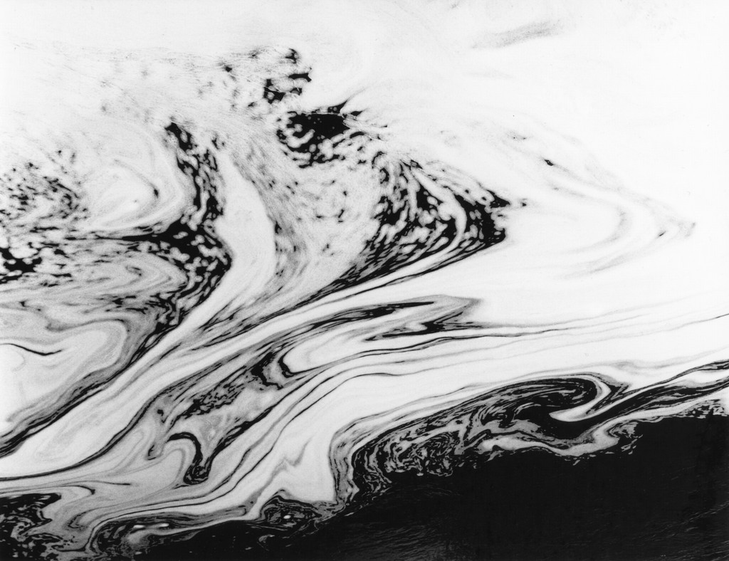 Monochromatic water pattern