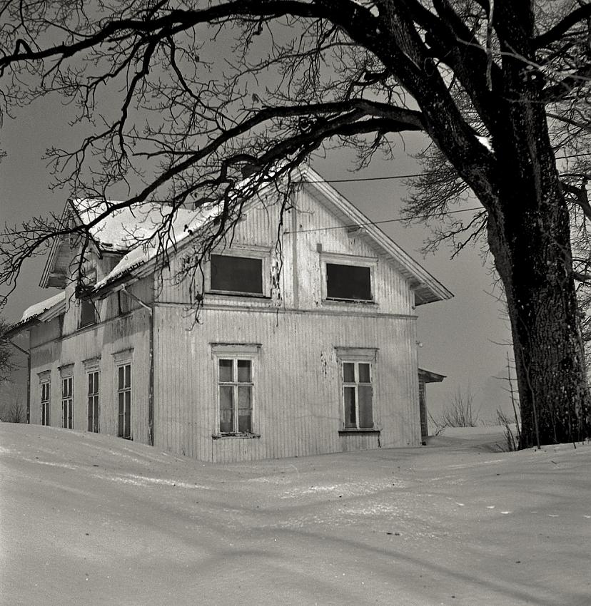 Moonlight: Abandoned house