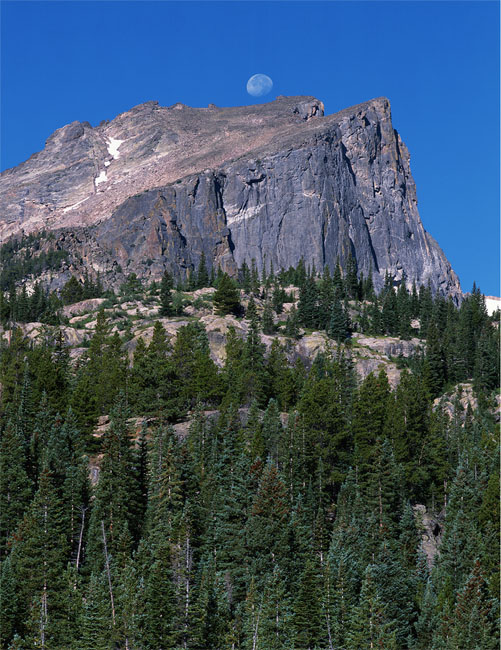 Moonset, Hallett Peak
