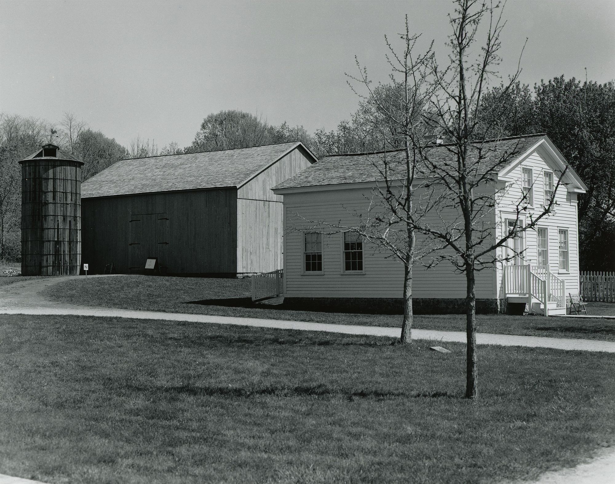 Mowry Brown House & 1850 Barn