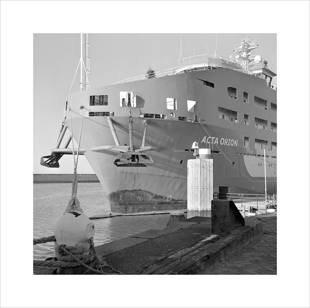 Offshore support vessel