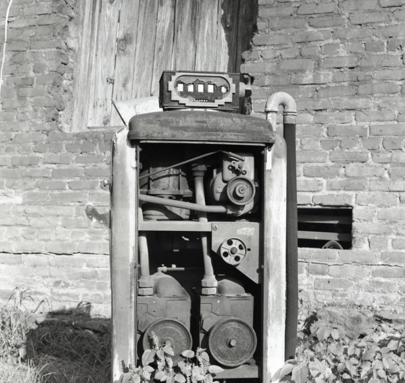 Old Gas Pump Copy850 X 803