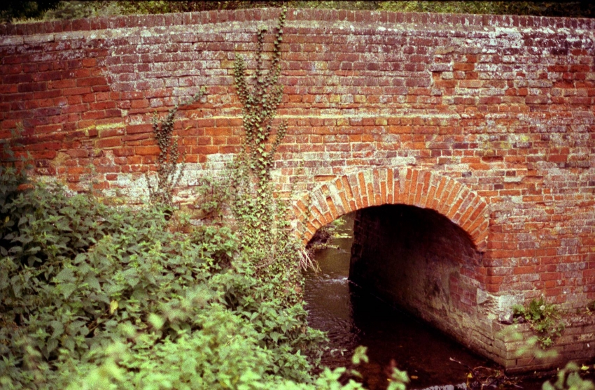OM-1 : Old Bridge