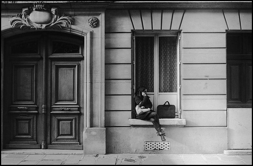 On a narrow street in Paris 8eme