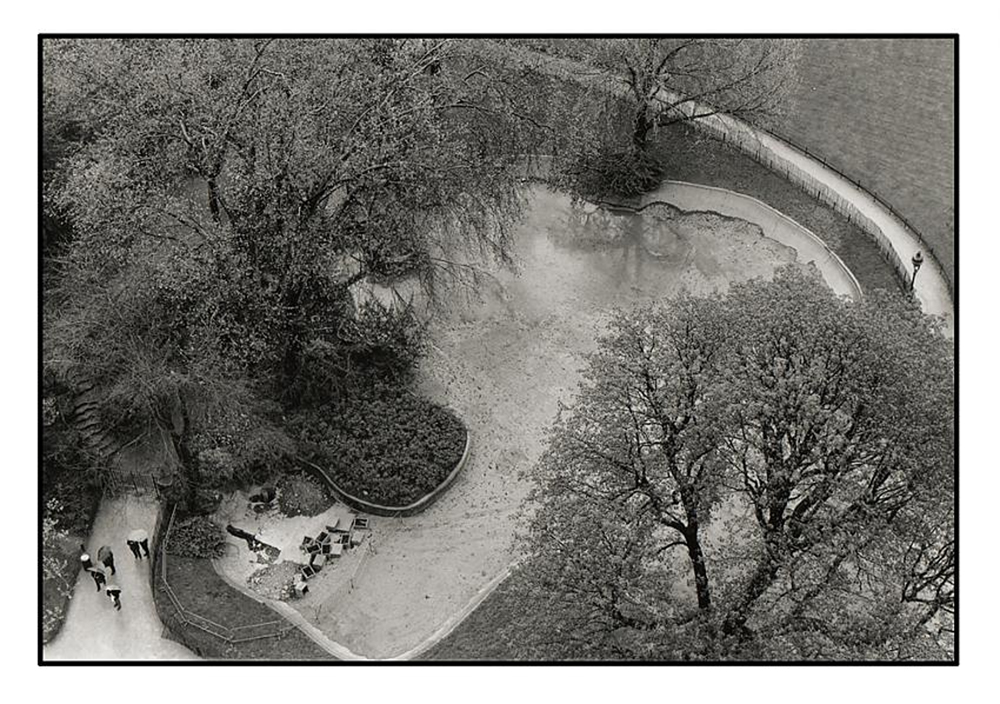 Paris park in the rain