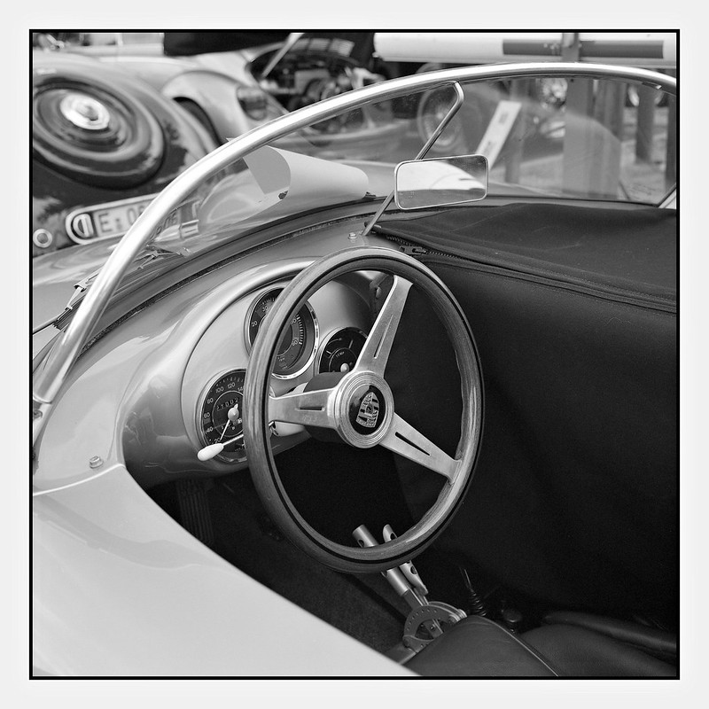 PORSCHE flight-deck ...