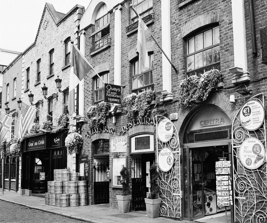 Quays Bar