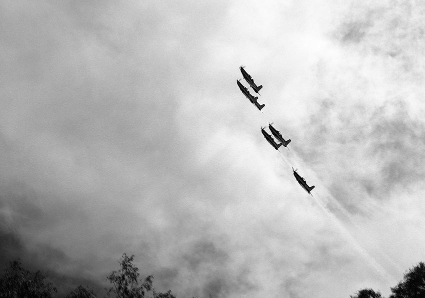 Remembering to pan WITH the aeroplanes...