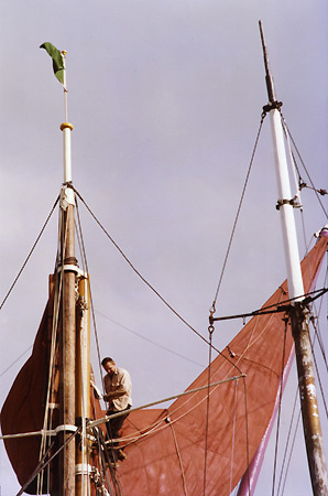 Round 12 - Thames Barge