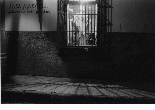 San Miguel, Storefront
