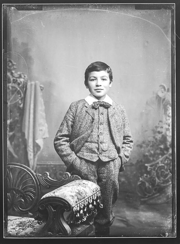 Scan of an Edwardian Glass negative contact print