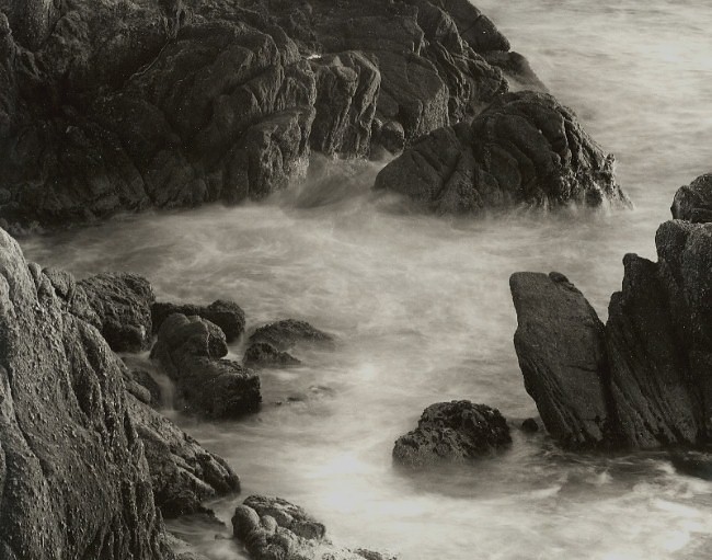 Scenic Ave Rocks & Water