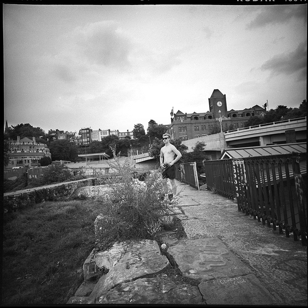 Shirtless Dude,Georgetown