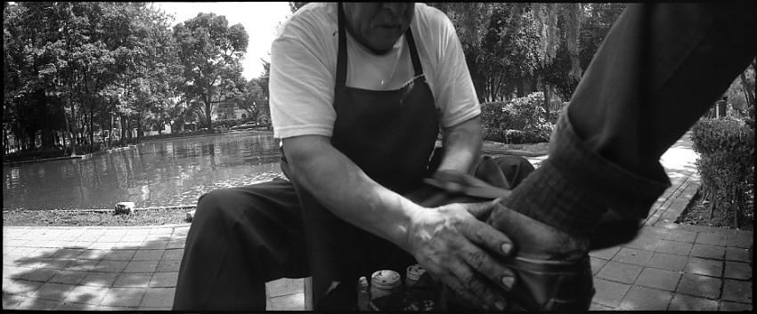 Shoe shine and Widelux 8