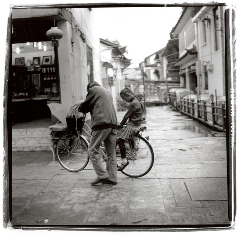 Side Street, Dali (2009)