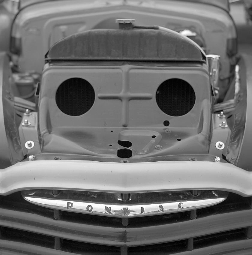 smiling pontiac