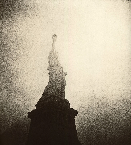 Statue 2