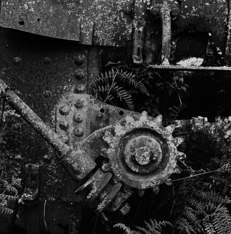 Steering gear.