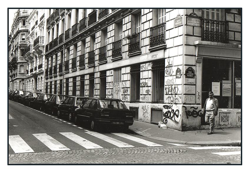 Street corner - Paris