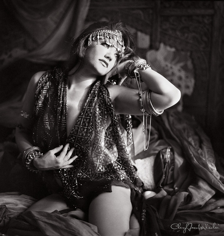 The Bellydancer