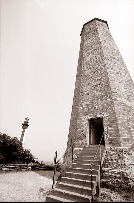 Tilting lighthouses