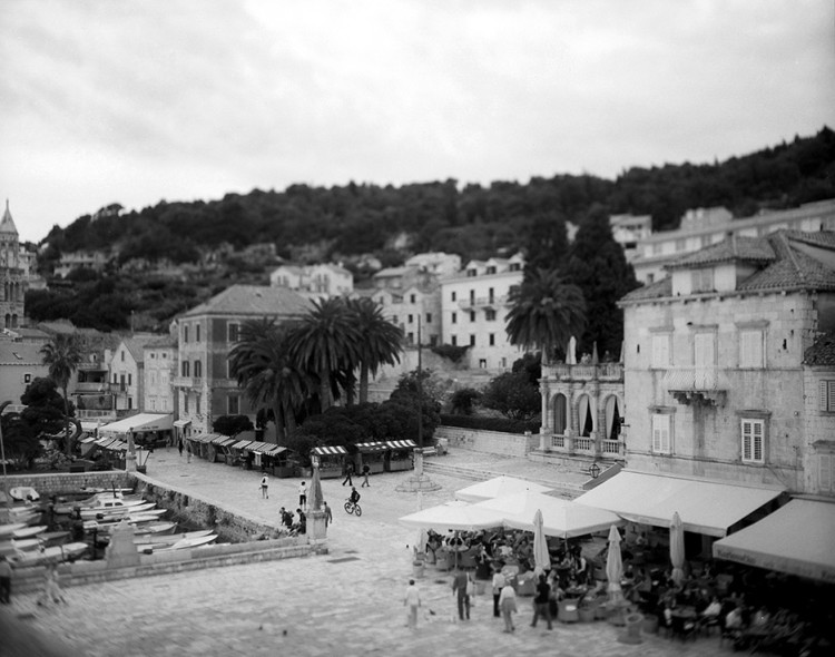 Toyland square