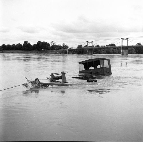 Tug boat