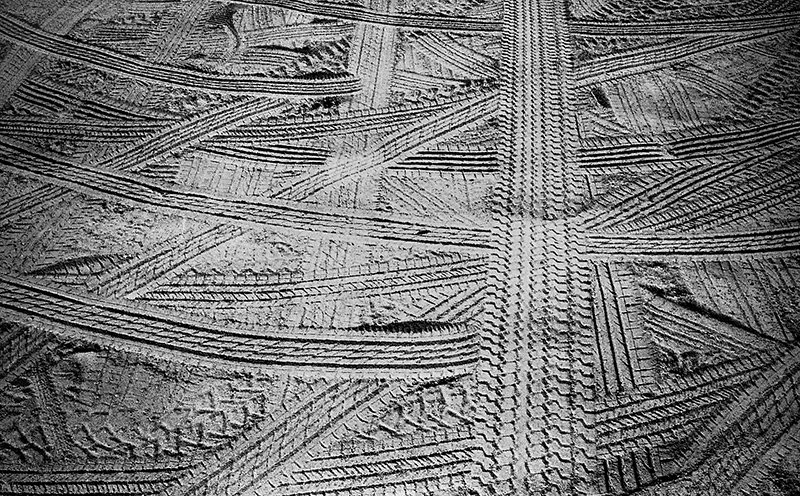 Tyre tracks
