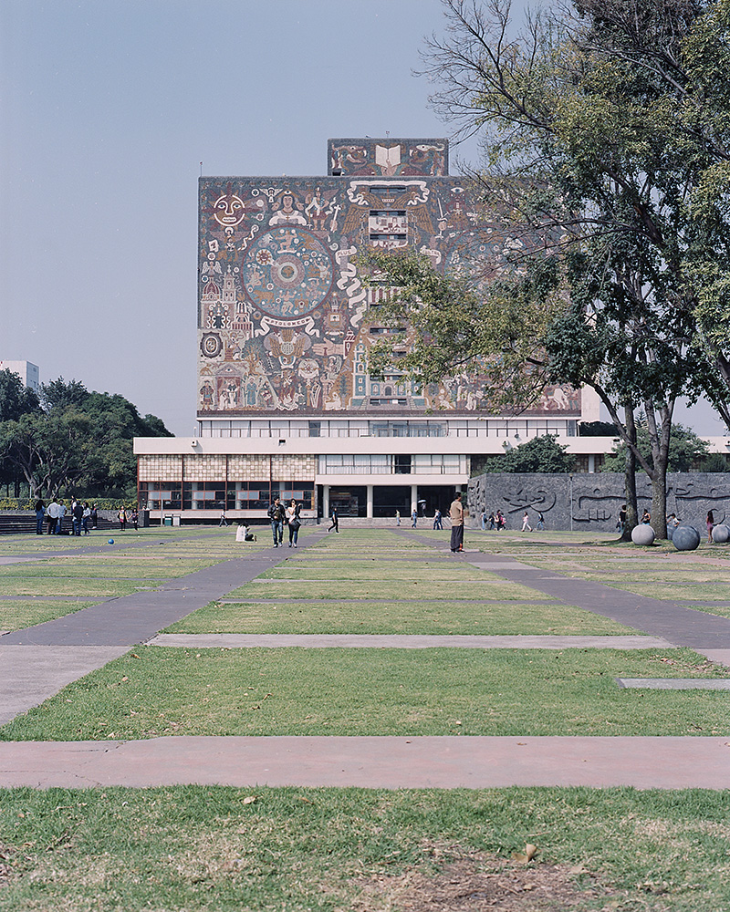 UNAM Library from the lawn